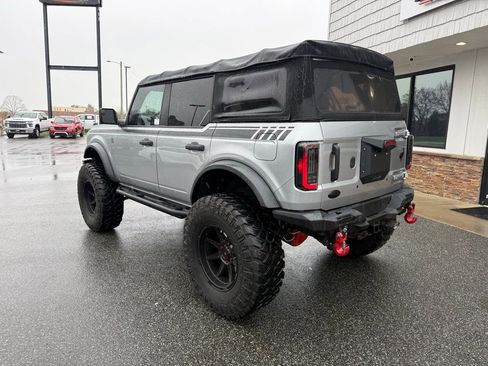 Used 2022 Ford Bronco Black Diamond image 6