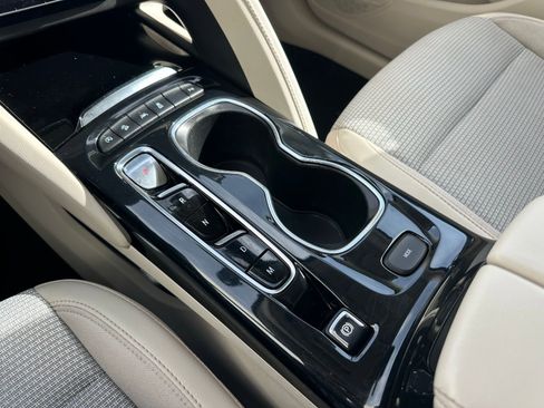 Used 2023 Buick Envision Preferred image 16