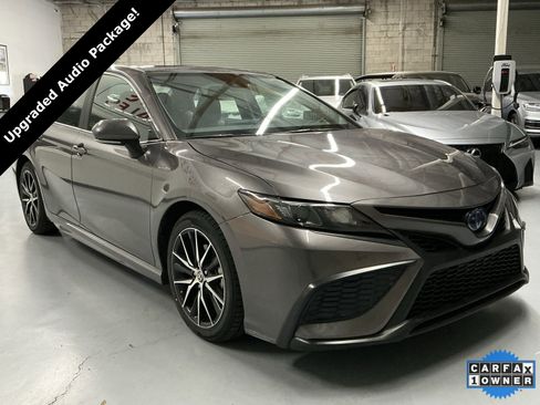 Used 2023 Toyota Camry SE image 5