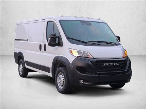Used 2025 RAM ProMaster 2500 w/ Convenience Group FWD image 3