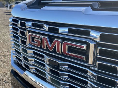 New 2026 GMC Sierra 2500 Denali w/ Denali Reserve Package AWD/4WD image 31
