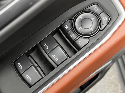 Used 2025 GMC Sierra 3500 Denali Ultimate image 31