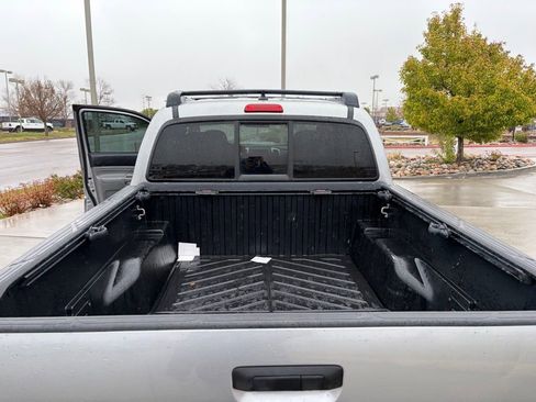 Used 2015 Toyota Tacoma 4x4 Double Cab w/ TRD Sport Package image 29