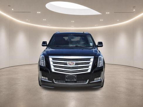 Used 2016 Cadillac Escalade Platinum AWD/4WD image 2