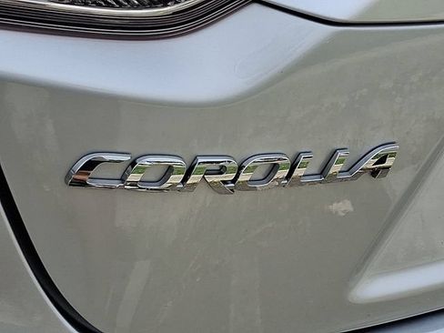 Used 2024 Toyota Corolla LE FWD image 29