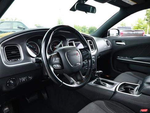 Used 2022 Dodge Charger SXT RWD image 21