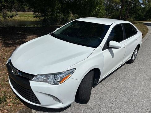 Used 2016 Toyota Camry LE FWD image 6