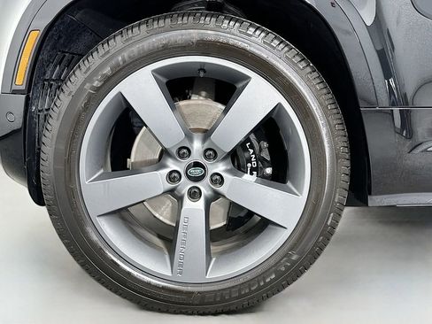Used 2023 Land Rover Defender 110 V8 image 33