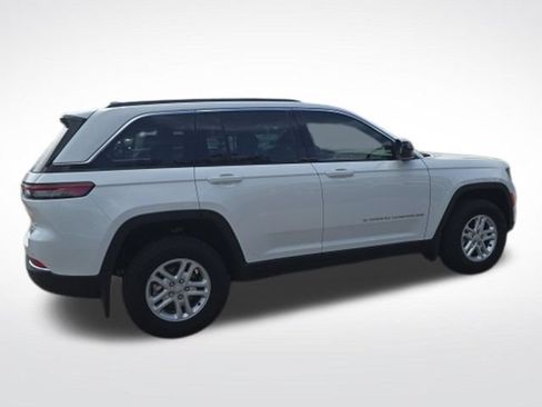 Used 2025 Jeep Grand Cherokee Laredo w/ MOPAR Finishing Package RWD image 3