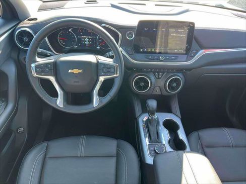 Used 2025 Chevrolet Blazer LT image 12