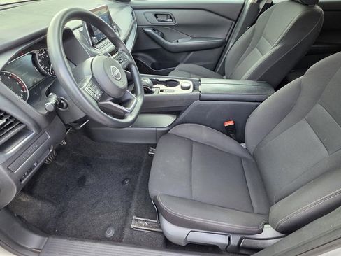 Used 2024 Nissan Rogue S AWD/4WD image 7