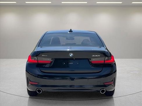 Used 2020 BMW 330i xDrive Sedan w/ Convenience Package AWD/4WD image 4
