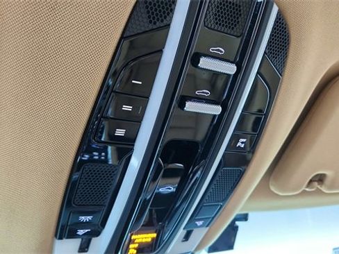 Used 2018 Porsche Panamera 4S image 53