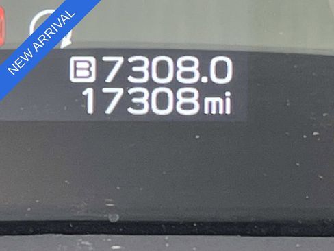 Certified 2025 Subaru Outback Premium w/ Popular Package #1A AWD/4WD image 35