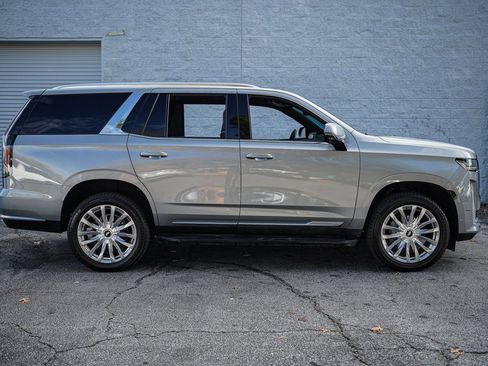 Used 2024 Cadillac Escalade Premium Luxury image 17