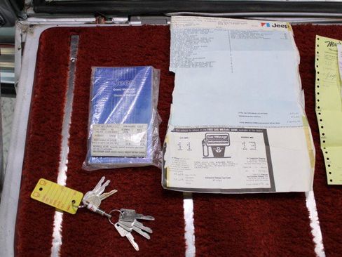 Used 1986 Jeep Grand Wagoneer image 28