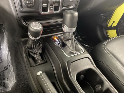 Used 2023 Jeep Wrangler Unlimited Sahara AWD/4WD image 31