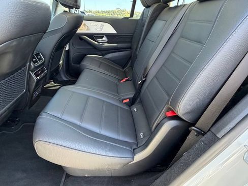 Used 2026 Mercedes-Benz GLS 450 4MATIC image 31