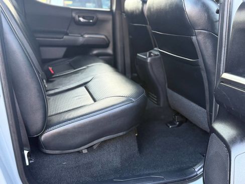 Used 2019 Toyota Tacoma TRD Off-Road image 57