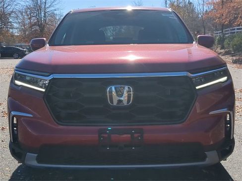 New 2025 Honda Pilot EX-L image 8