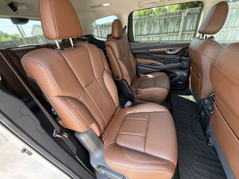 Certified 2025 Subaru Ascent Touring w/ Popular Package #2 AWD/4WD image 32