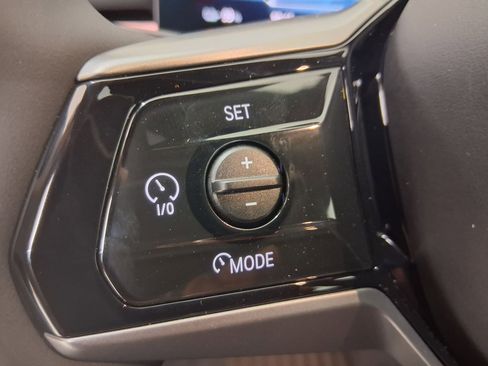 New 2026 BMW i5 eDrive40 w/ Convenience Package image 16