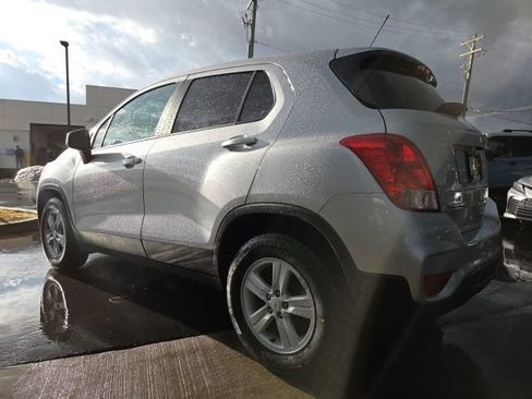 Used 2021 Chevrolet Trax LS w/ Tint and Cruise Package image 5