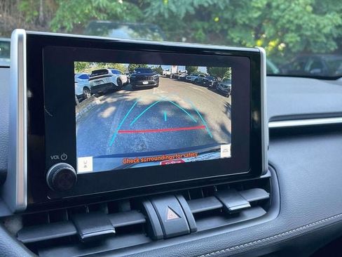 Used 2025 Toyota RAV4 XLE AWD/4WD image 30