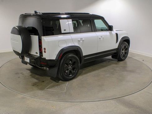 Used 2023 Land Rover Defender 110 X-Dynamic SE image 5