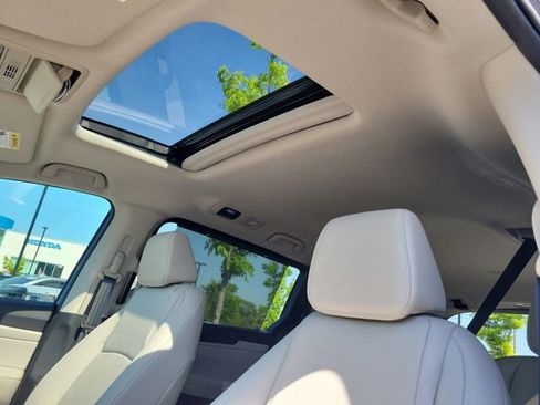 Certified 2026 Honda Odyssey EX-L image 14