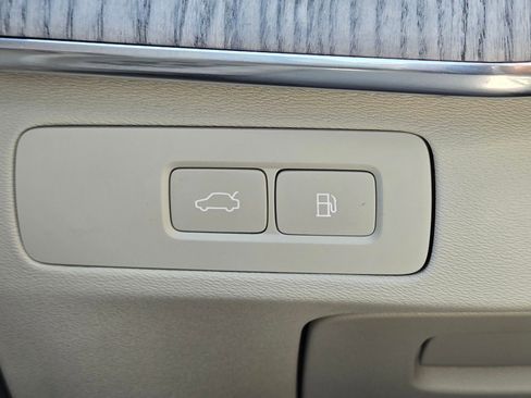 Used 2024 Volvo XC90 T8 Plus w/ Protection Package Premier image 27