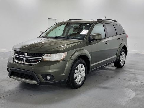 Used 2019 Dodge Journey SE FWD image 4