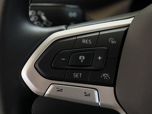Certified 2024 Volkswagen Taos SEL AWD/4WD image 12