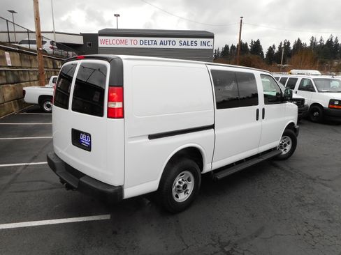 Used 2013 GMC Savana 3500 w/ Power Package image 8