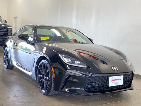 Used 2026 Toyota GR86 Premium RWD image 2