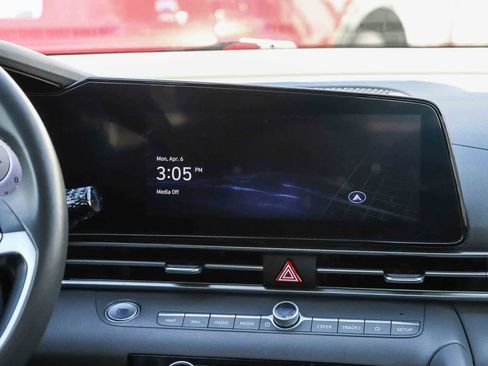 Certified 2025 Hyundai Elantra SEL image 15