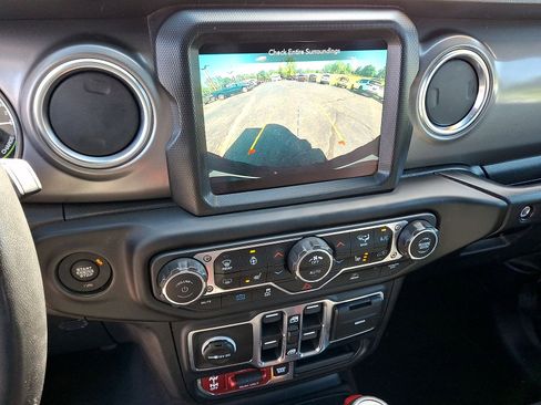 Used 2023 Jeep Wrangler Unlimited Rubicon 4xe w/ Cold Weather Group AWD/4WD image 15