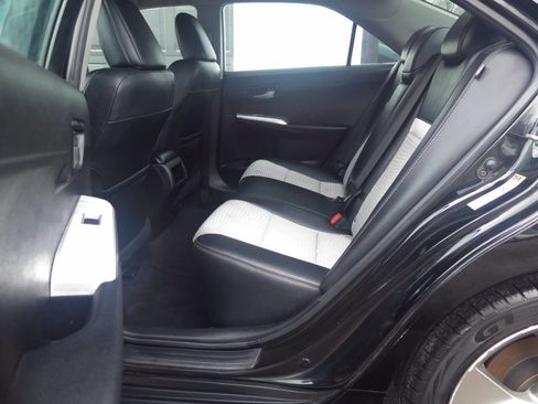 Used 2012 Toyota Camry SE image 11