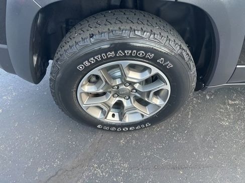 Used 2022 Jeep Cherokee Trailhawk w/ Technology Group B AWD/4WD image 21