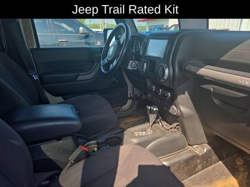 Used 2018 Jeep Wrangler Unlimited Sport AWD/4WD image 16