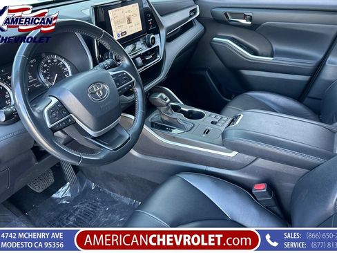 Used 2023 Toyota Highlander XLE FWD image 10