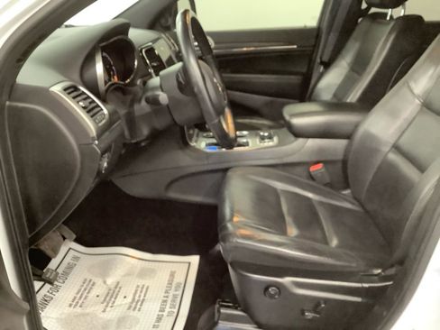 Used 2021 Jeep Grand Cherokee Limited AWD/4WD image 10