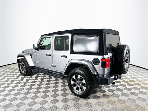 Used 2018 Jeep Wrangler Unlimited Sahara image 5