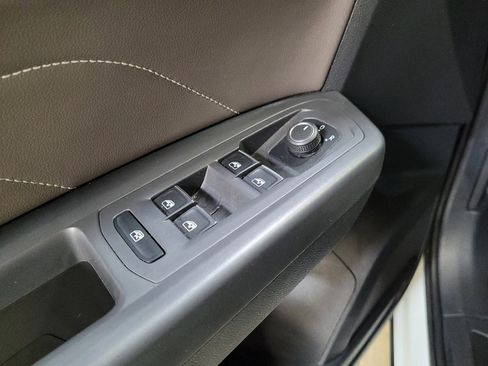 Used 2023 Volkswagen Atlas SE FWD image 27