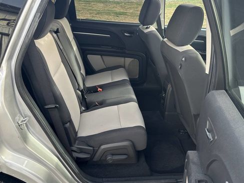 Used 2009 Dodge Journey SXT w/ Premium Convenience Group image 16
