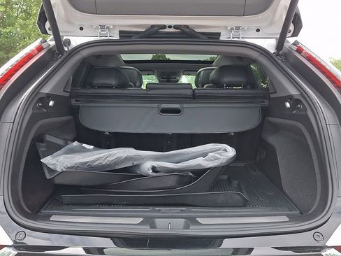 Certified 2025 Cadillac Optiq Luxury 2 w/ LPO, Floor Liner Package AWD/4WD image 28