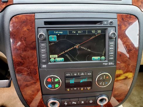 Used 2007 Chevrolet Suburban LTZ w/ LTZ Preferred Equipment Group image 24