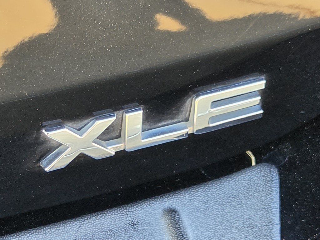 Used 2023 Toyota Highlander XLE FWD image 11
