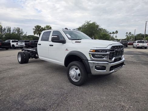 New 2026 RAM 5500 Tradesman w/ Chrome Appearance Group AWD/4WD image 2