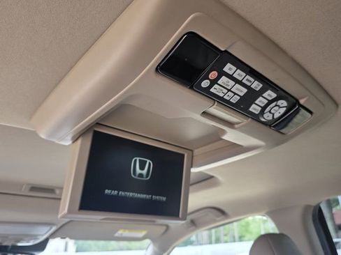 Used 2017 Honda Pilot Touring image 25